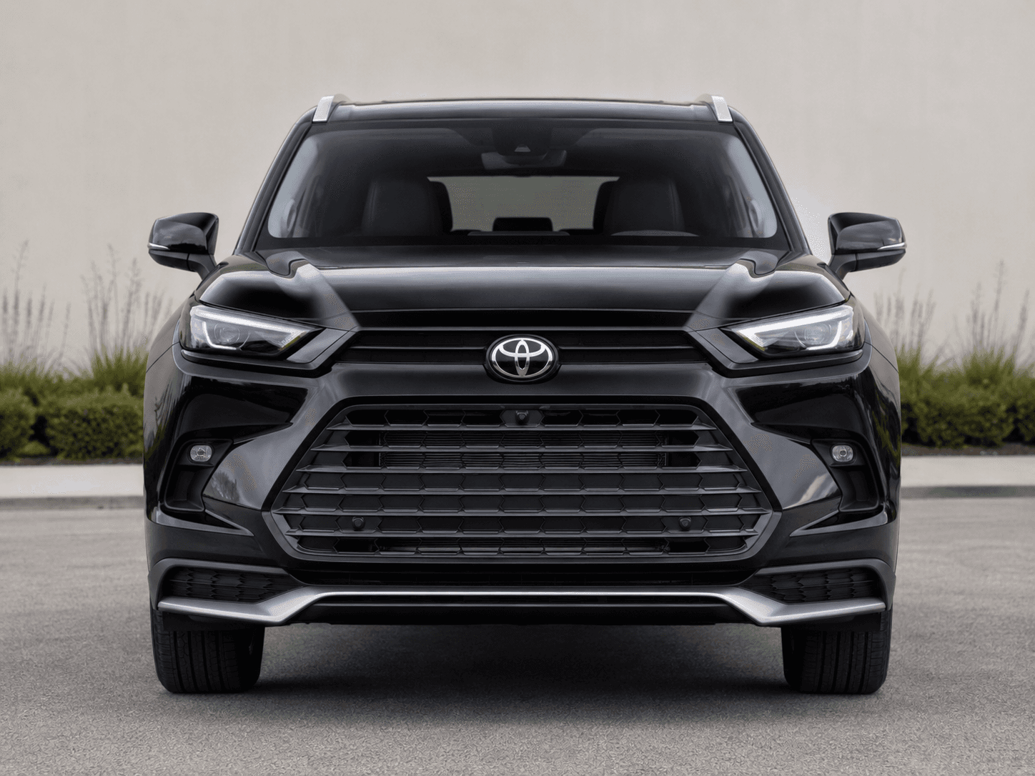 Toyota Grand Highlander airport limo vehicle